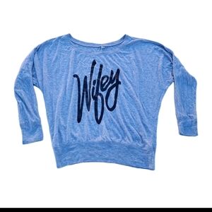 Wifey Women's Shirt Top sz Medium l/s Gray Graphic front Scoop Neck